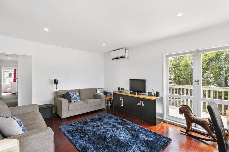 Photo of property in 123 Riverpark Crescent, Henderson, Auckland, 0610