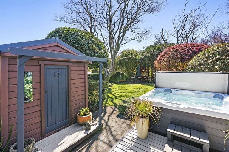 Photo of property in 28 Rossiter Crescent, Lynmouth, New Plymouth, 4310