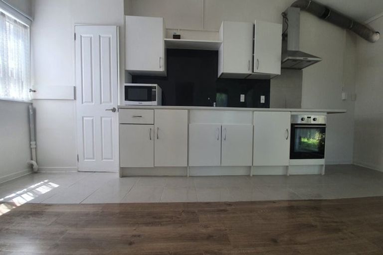 Photo of property in 68 Broderick Road, Johnsonville, Wellington, 6037