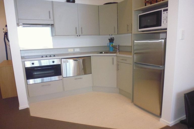 Photo of property in Terrace Heights Apartments, 2/163p The Terrace, Wellington Central, Wellington, 6011
