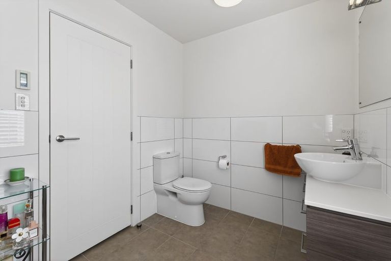 Photo of property in 60 Landmark Terrace, Orewa, 0931