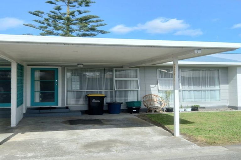 Photo of property in 6/6 Russell Street, Feilding, 4702