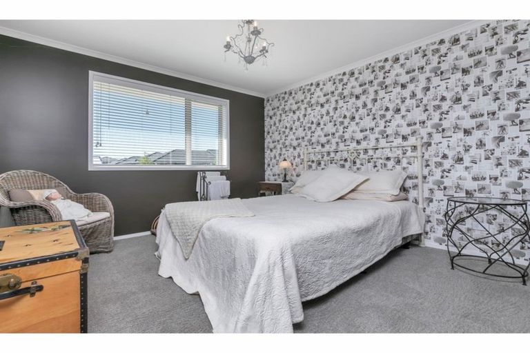 Photo of property in 19-21 Kauri Drive, Kumeu, 0810