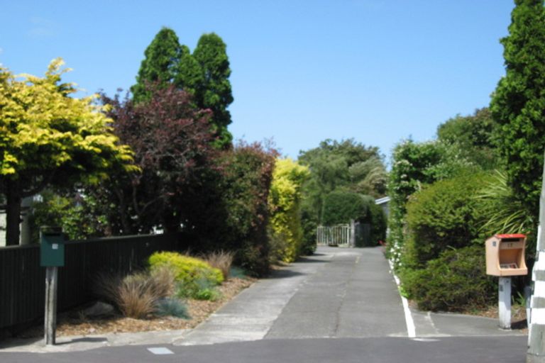 Photo of property in 15 Fairmile Place, Russley, Christchurch, 8042