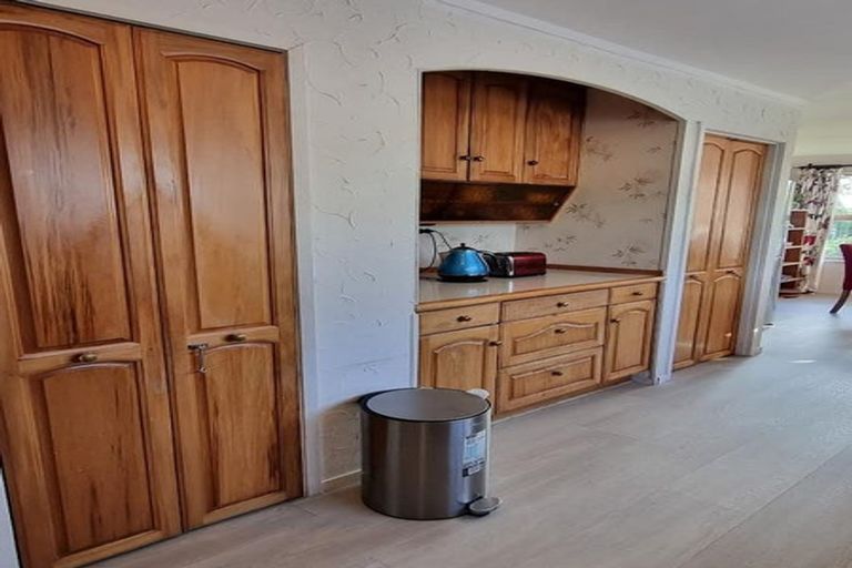 Photo of property in 75 Rosario Crescent, Red Beach, 0932