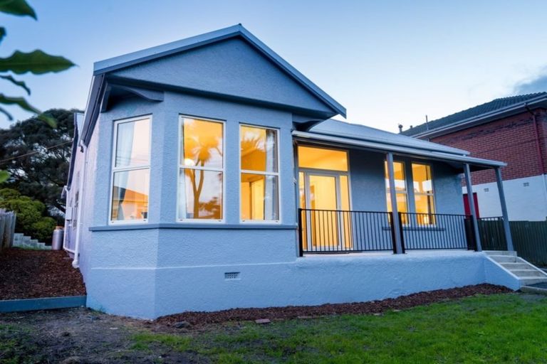 Photo of property in 2 Middleton Road, Kew, Dunedin, 9012