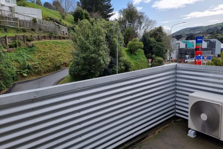 Photo of property in 6 Redwood Avenue, Tawa, Wellington, 5028