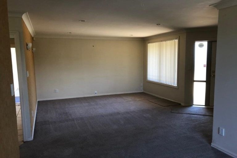 Photo of property in 4 Xena Way, Henderson, Auckland, 0612