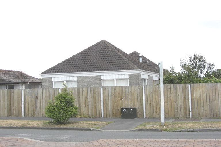 Photo of property in 34 Inwoods Road, Parklands, Christchurch, 8083