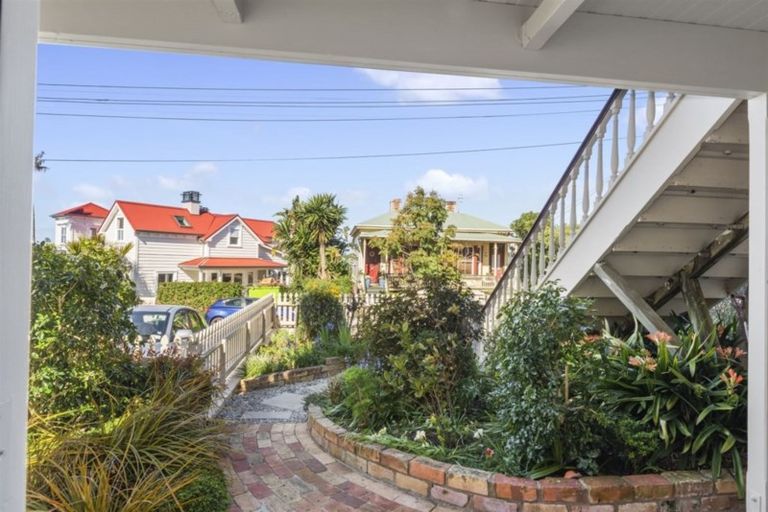 Photo of property in 5 St Aubyn Street, Devonport, Auckland, 0624