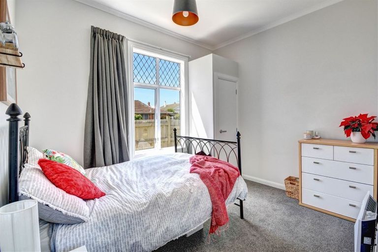 Photo of property in 15 West Avenue, Saint Clair, Dunedin, 9012