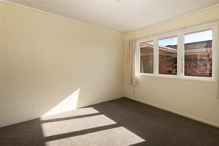 Photo of property in 3 Norman Spencer Drive, Papatoetoe, Auckland, 2104