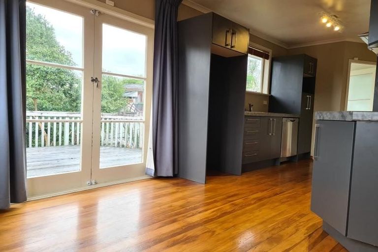 Photo of property in 20 Hartley Terrace, Massey, Auckland, 0614