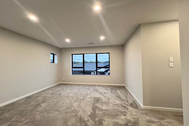 Photo of property in 16 Kiokio Place, Swanson, 0614