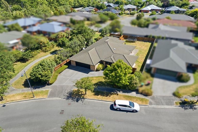 Photo of property in 15 Blowers Place, Halswell, Christchurch, 8025