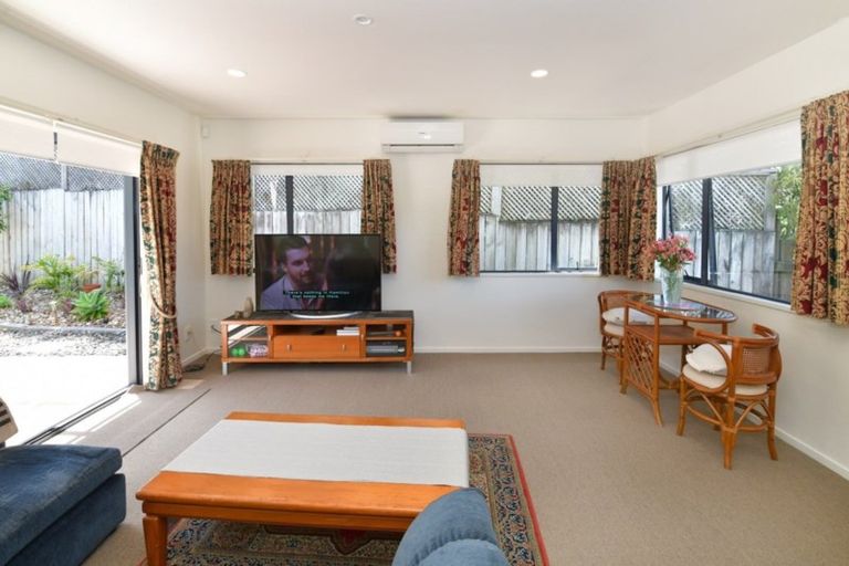 Photo of property in 13a Joydon Place, Stanmore Bay, Whangaparaoa, 0932