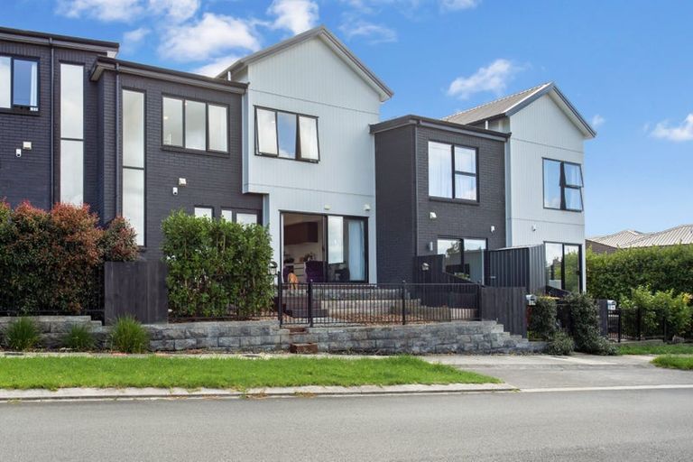 Photo of property in 7b Podgora Avenue, Kumeu, 0810