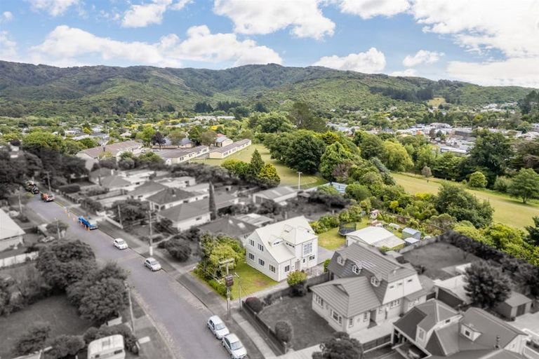 Photo of property in 15 Poole Crescent, Wainuiomata, Lower Hutt, 5014