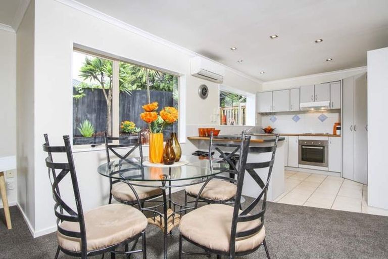 Photo of property in 5 Parkridge Way, Henderson, Auckland, 0612
