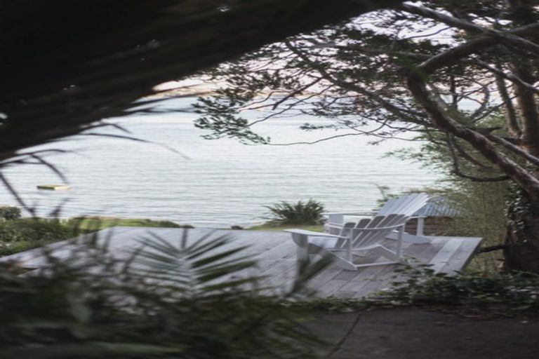 Photo of property in 112 Queen Street, Northcote Point, Auckland, 0627