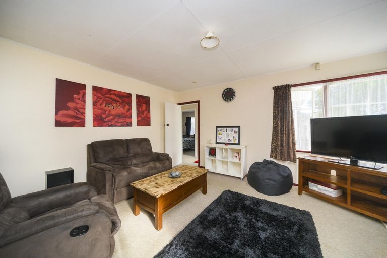 Photo of property in 16 Ronberg Street, Highbury, Palmerston North, 4412