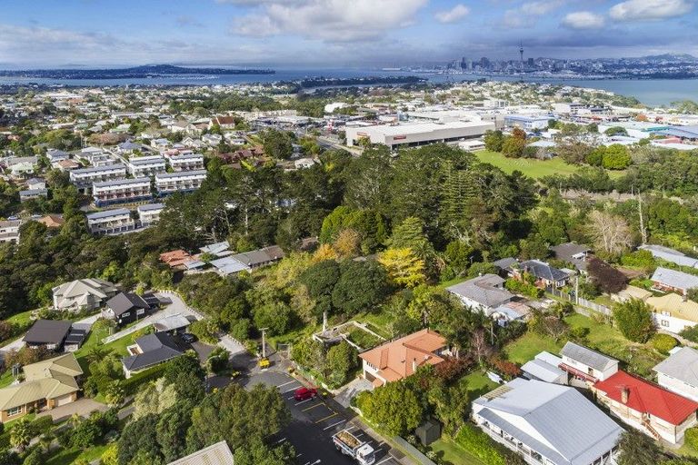 Photo of property in 3 John Court Street, Birkenhead, Auckland, 0626