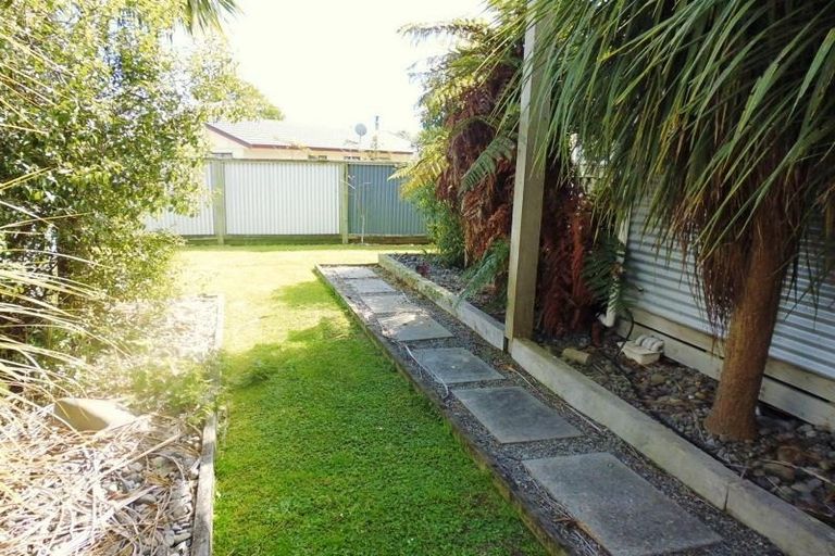 Photo of property in 7 Poneke Drive, Waikanae, 5036