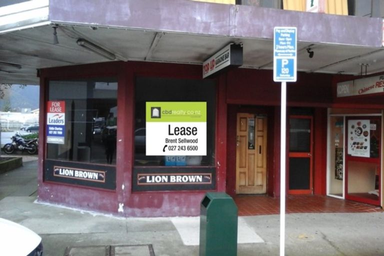 Photo of property in 298-300 High Street, Hutt Central, Lower Hutt, 5010