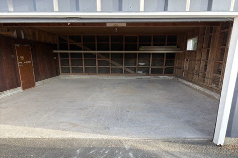 Photo of property in 26 Middleton Road, Johnsonville, Wellington, 6037