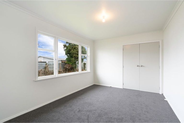 Photo of property in 17 Bartholomew Road, Levin, 5510