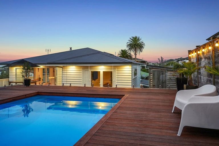 Photo of property in 2/41 Hastings Road, Mairangi Bay, Auckland, 0630