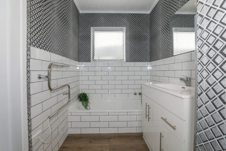 Photo of property in 28 Pukehangi Road, Pukehangi, Rotorua, 3015