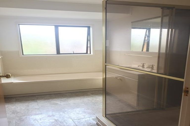 Photo of property in 3/332 West Coast Road, Glen Eden, Auckland, 0602