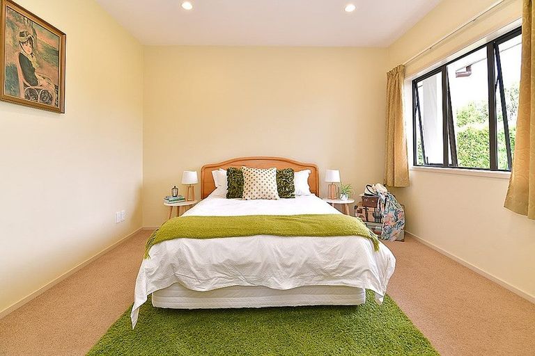 Photo of property in 15 Koraha Road, Kumeu, 0892