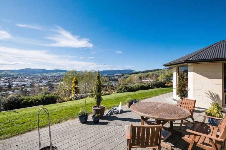 Photo of property in 19 Fairmile Drive, Kinmont Park, Mosgiel, 9024