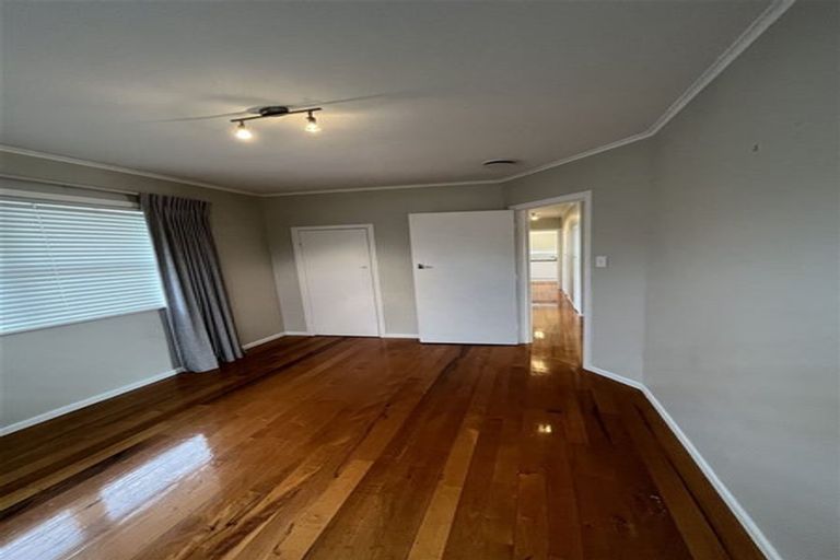 Photo of property in 1/23 Levesque Street, Birkdale, Auckland, 0626