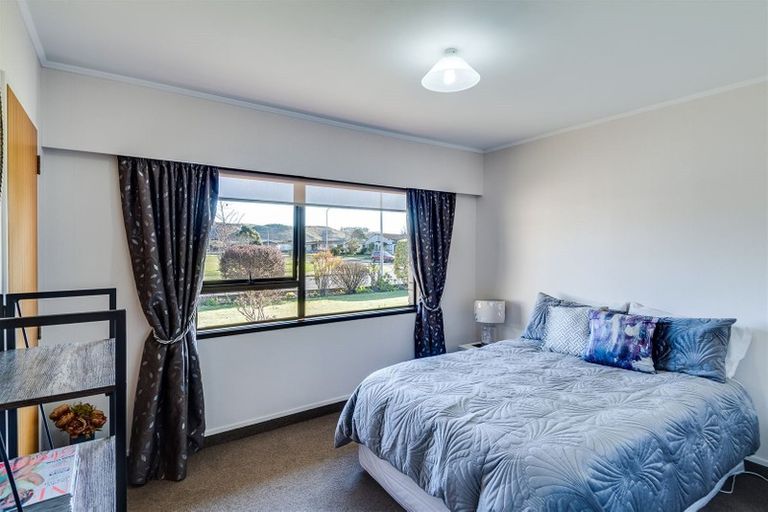 Photo of property in 1 Cardiff Place, Tamatea, Napier, 4112