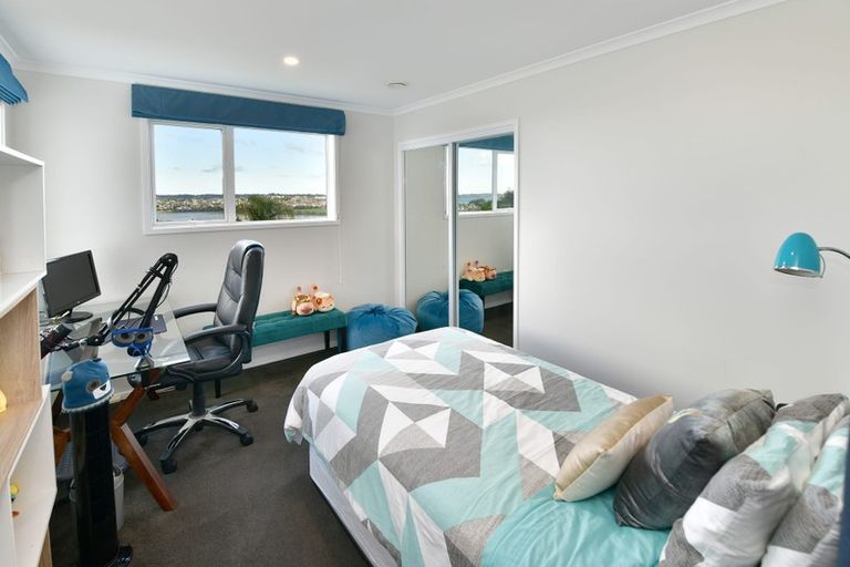 Photo of property in 36 Manhattan Rise, Orewa, 0931