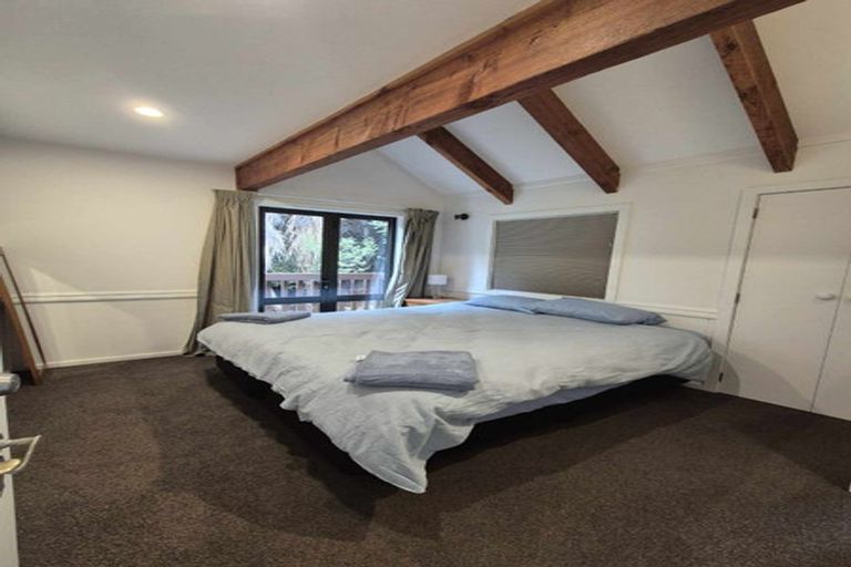 Photo of property in 16 Maxwell Place, Queenstown, 9300