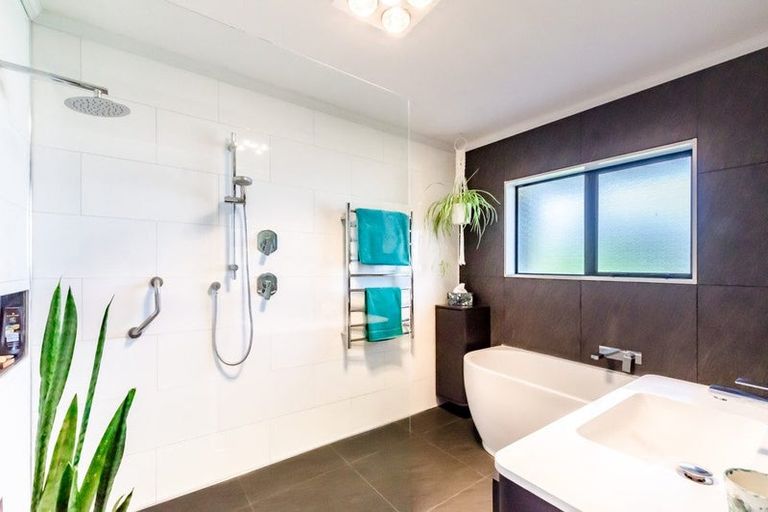 Photo of property in 78 Parata Street, Waikanae, 5036