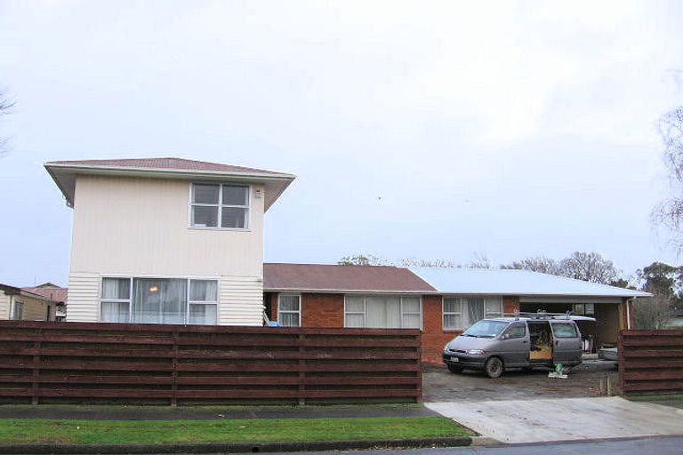 Photo of property in 2 Conway Place, Terrace End, Palmerston North, 4410