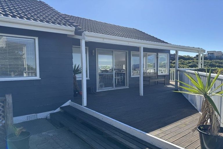 Photo of property in 129 Maungaraki Road, Korokoro, Lower Hutt, 5012
