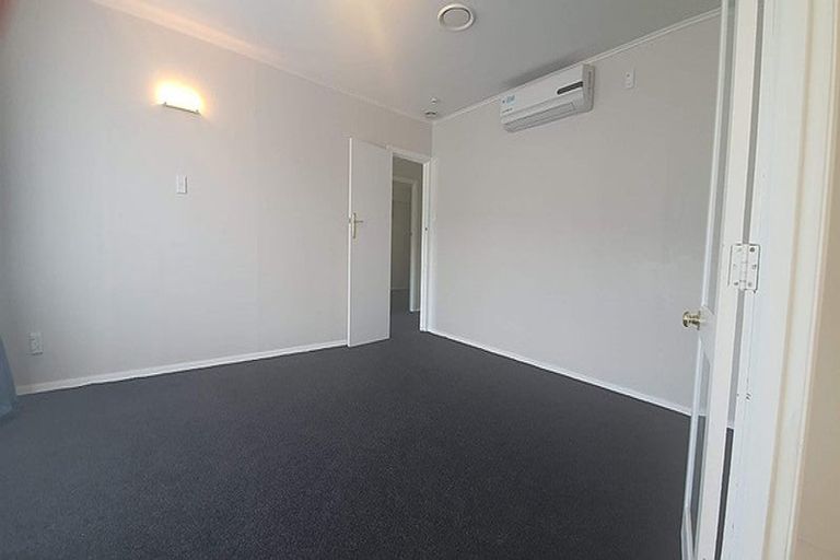 Photo of property in 39 Korau Grove, Stokes Valley, Lower Hutt, 5019