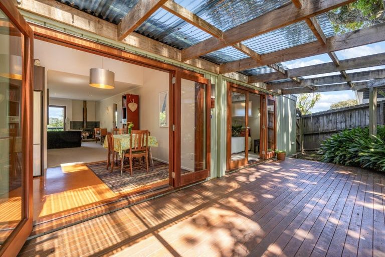 Photo of property in 11 Clinton Road, Tawharanui Peninsula, Warkworth, 0986
