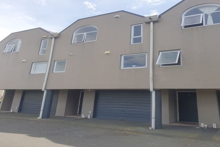Photo of property in 2/102 Wainui Street, Riccarton, Christchurch, 8041