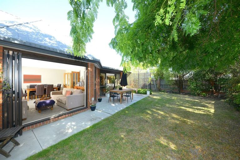 Photo of property in 151 Hawthornden Road, Avonhead, Christchurch, 8042