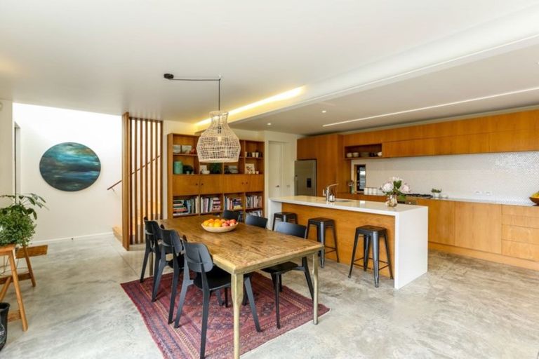 Photo of property in 76 Cutfield Road, New Plymouth, 4310