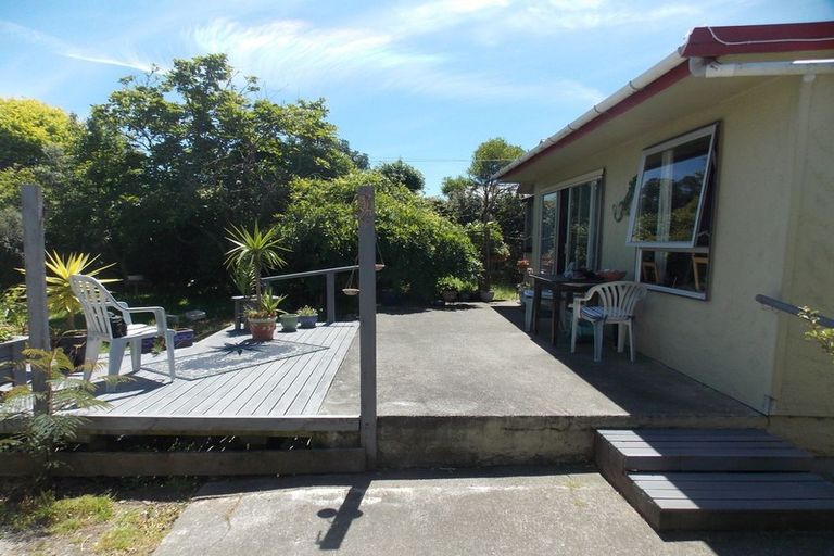 Photo of property in 13 Beach Street, Tangimoana, 4822