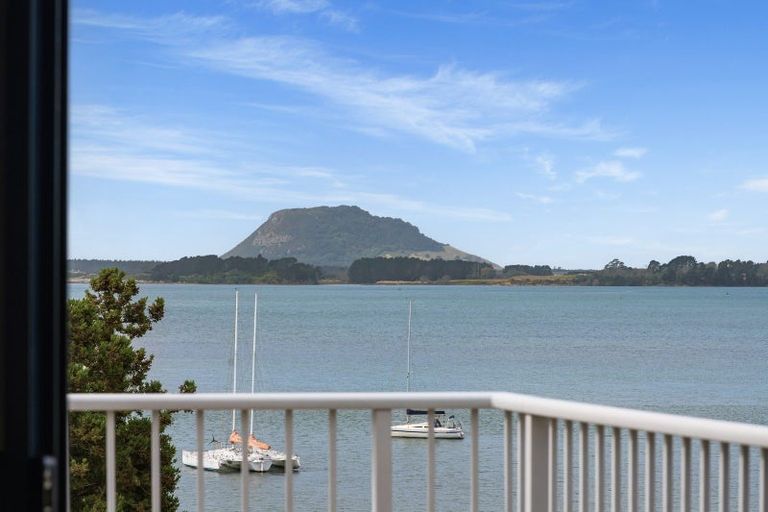 Photo of property in 33 Harbour View Road, Omokoroa, 3114