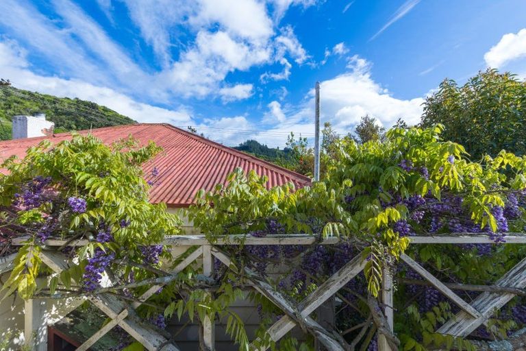Photo of property in 20 Buller Street, Picton, 7220